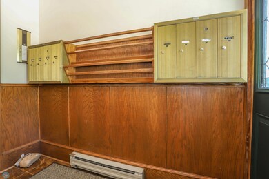 Mail/Entry Way