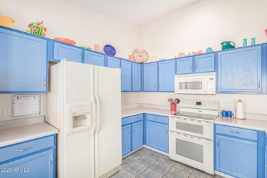 2 tone cabinetry