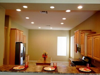 Breakfast Bar and Kitchen