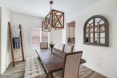 2744 E Gillcrest Rd-9