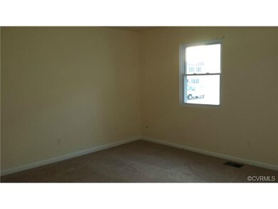 Front bedroom pt. 2