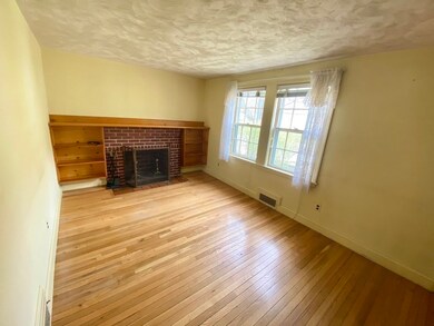 51 Wheelock Rd, Waltham, MA 02453 - photo 5