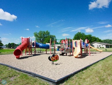 208 Pine Dr, Hankinson, ND 58041 - photo 2