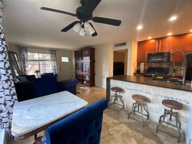 3224 Timmons Ln unit 130, Houston, TX 77027 - photo 3