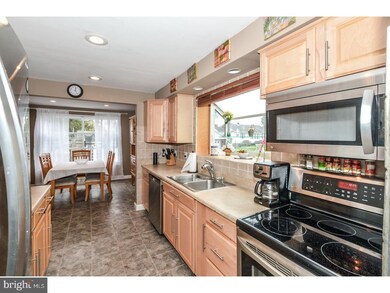 2412 Broadway Ave, Hatboro, PA 19040 - photo 7