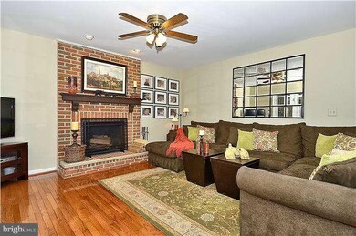 15462 Waters Creek Dr, Centreville, VA 20120 - photo 4