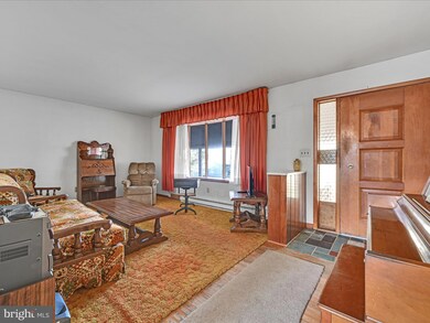 227 Maple Blvd, Orwigsburg, PA 17961 - photo 4