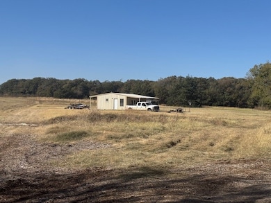 500 N Hovey St, Chico, TX 76431 - photo 2