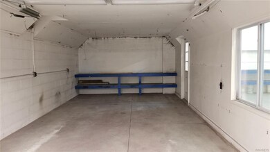 825 Oliver St unit REAR, North Tonawanda, NY 14120 - photo 3