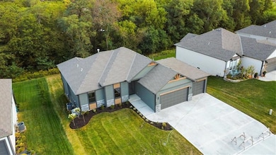 604 Blackhawke Dr, Smithville, MO 64089 - photo 5