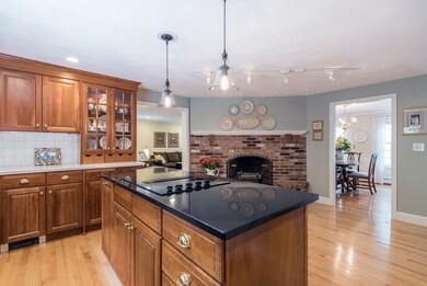 259 Dale St, North Andover, MA 01845 - photo 6