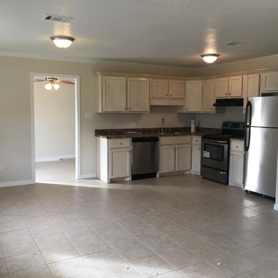 15416 Living Room-Kitchen Dining OPEN