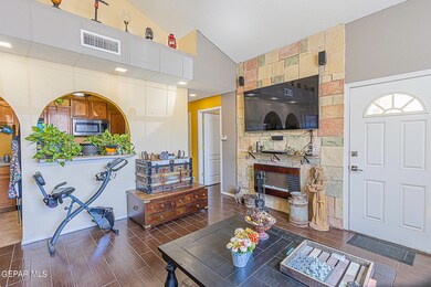 821 Puerto Del Carmen Ave, Horizon City, TX 79928 - photo 5