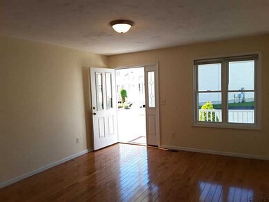 53 Silvercup Cir unit 53, West Warwick, RI 02893 - photo 2