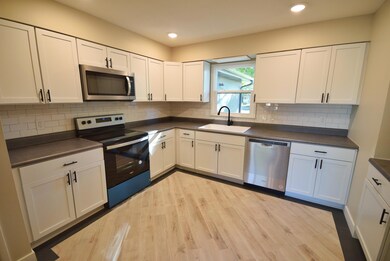 2802 W Broadway