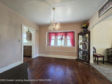 1045 N Larch St, Lansing, MI 48906 - photo 6