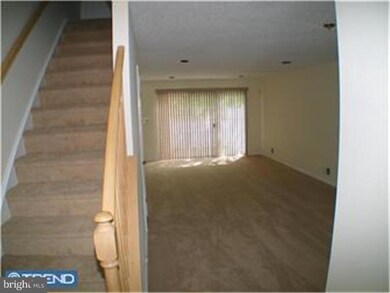124 Columbus Dr, Franklin Park, NJ 08823 - photo 3