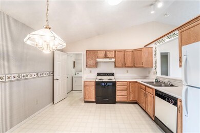 9618 Aberdeen Ct, Fishers, IN 46038 - photo 6