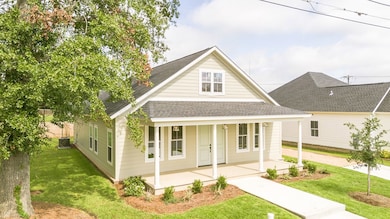 204 Lester St, Thomasville, GA 31792 - photo 2