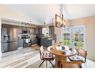 245 Chukar Cir, Umatilla, OR 97882 - photo 4