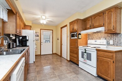 303 Northwood Ave, Shelbyville, TN 37160 - photo 7