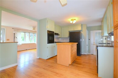 190 Lake Garden Dr, Cranston, RI 02920 - photo 7