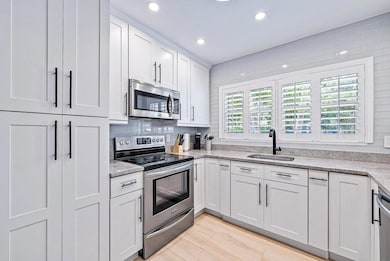 215 Cortez Rd, West Palm Beach, FL 33405 - photo 6