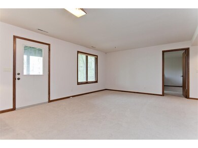 345 Wasatch Ct NE, Cedar Rapids, IA 52402 - photo 4