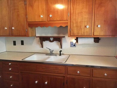 1050 Hickory Ln, Indiana, PA 15701 - photo 6