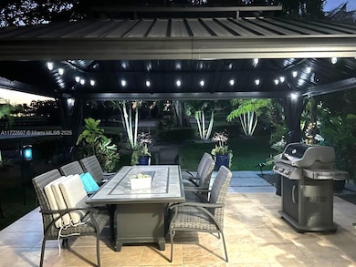 20246 NE 34th Ct unit 46, Miami, FL 33180 - photo 3