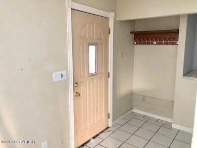 111-141768-Entryway