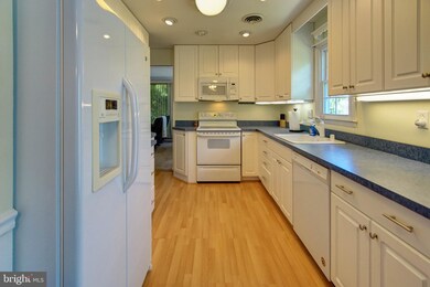 6025 Emerald Ln, Sykesville, MD 21784 - photo 5