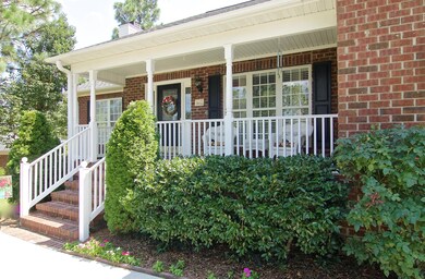 117 Sakonnet Tr - Front walk
