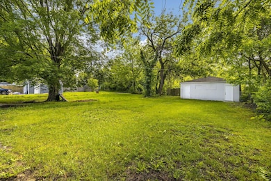 2025-5-31 2592 Grasmere Ave 006