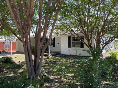 863 Sandell Dr, Fort Worth, TX 76108 - photo 2