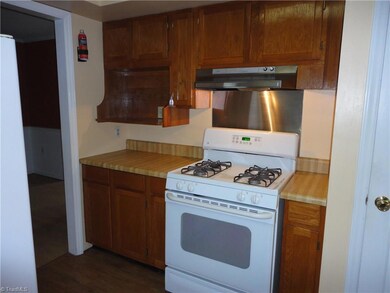 Kitchen w/Gas Stove