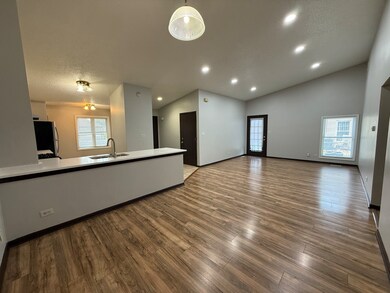 547 Fessler Ave, Naperville, IL 60565 - photo 3