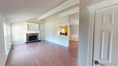 2516 E Dallas St, Broken Arrow, OK 74014 - photo 6
