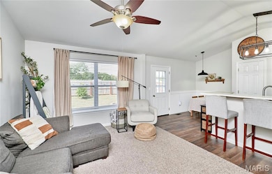 101 Equestrian Dr, Winfield, MO 63389 - photo 5