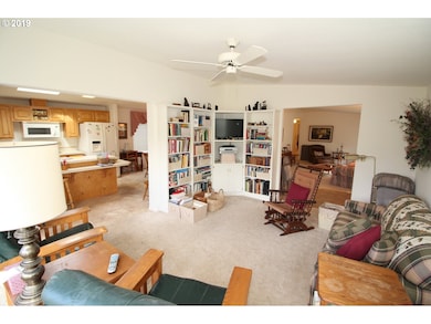 176 Florentine Ave, Florence, OR 97439 - photo 6