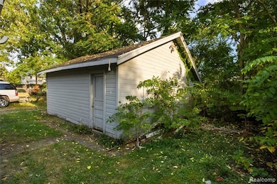 620 E 2nd St, Flint, MI 48503 - photo 6