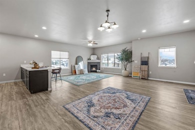 282 Kenneth Dr, Iowa City, IA 52245 - photo 4