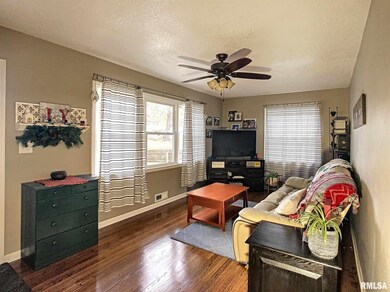 1446 Lakewood Dr, Bettendorf, IA 52722 - photo 3