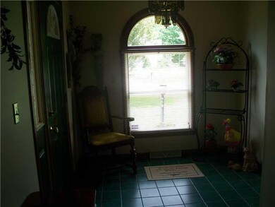 Entry/Foyer.