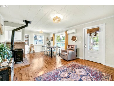 321 S 2nd St, Creswell, OR 97426 - photo 6