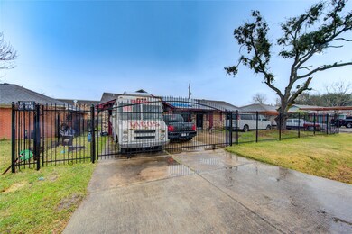 643 Hurley St, Houston, TX 77022 - photo 2