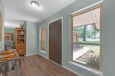 1104 N Fox St, Chouteau, OK 74337 - photo 4