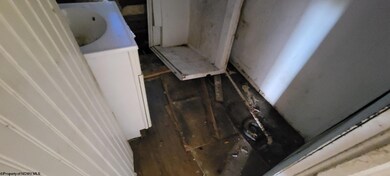 215 Plainfield Ave, Anmoore, WV 26323 - photo 7