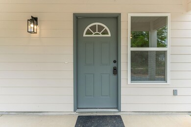 4-web-or-mls-77 Country Blvd Exterior-4