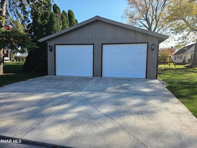 401 E Julian St, Martinsburg, PA 16662 - photo 6